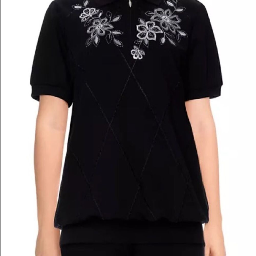 NWT Alfred Dunner Top Women's Size Small Black Floral Embroidered Short Sleeve